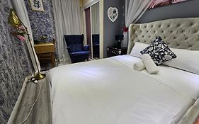 Wallwood Rooms